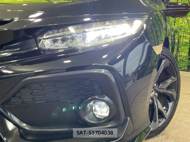 Honda CIVIC 2018-01 8626170-11