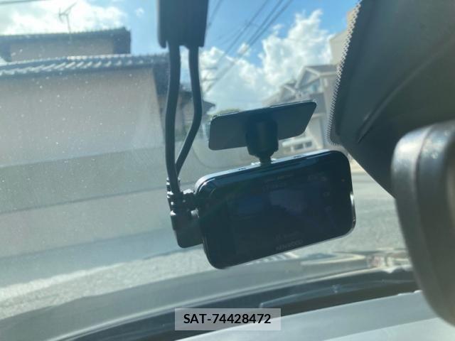Honda CIVIC 2021-08 8658427-24