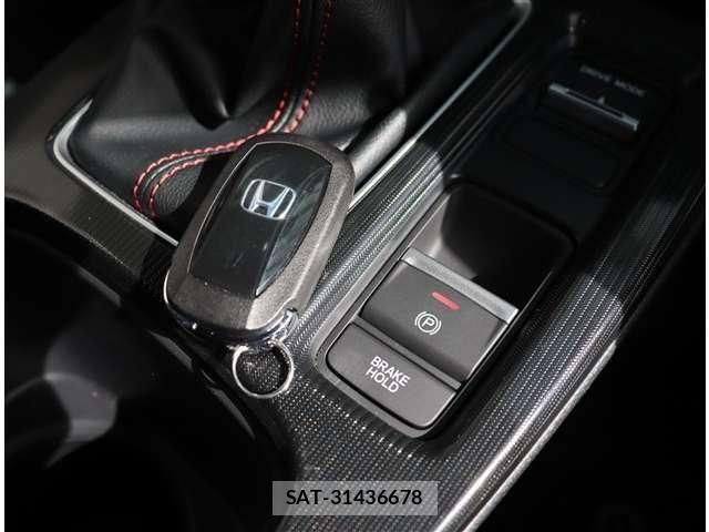 Honda CIVIC 2025-06 8658423-13