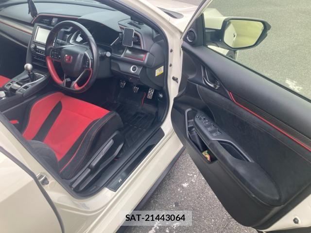 Honda CIVIC 2017-11 8685298-10