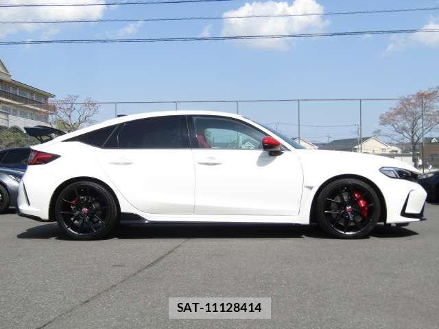 Honda CIVIC 2024-09 8685297-25