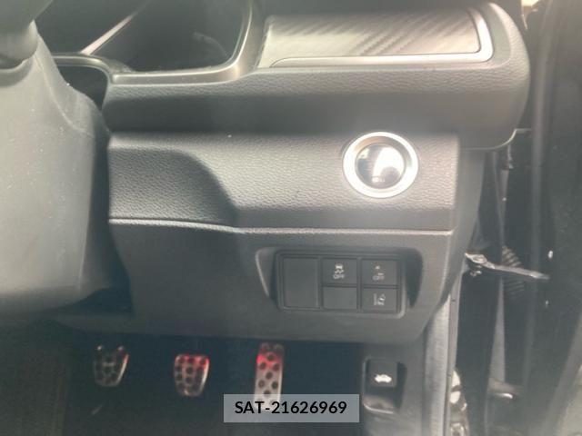 Honda CIVIC 2018-02 8741198-13
