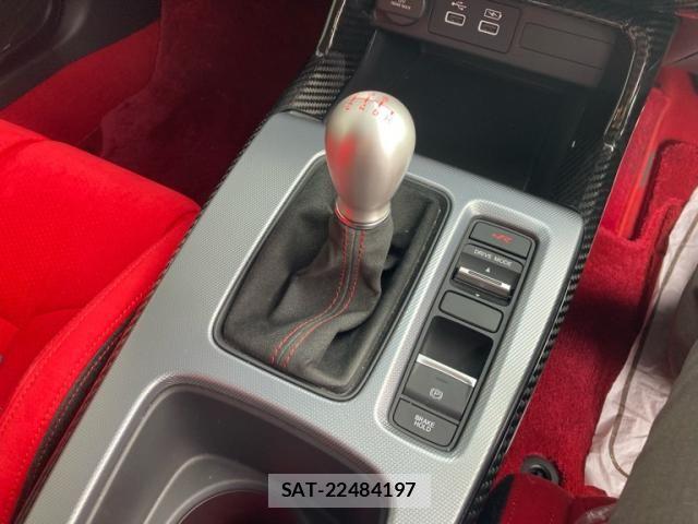 Honda CIVIC 2024-05 8828231-17