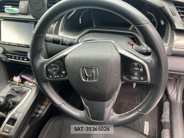 Honda CIVIC 2018-02 8828232-14