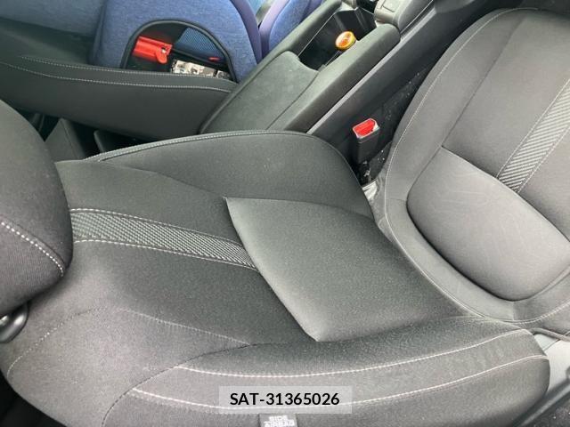 Honda CIVIC 2018-02 8828232-16