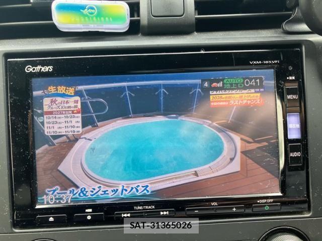 Honda CIVIC 2018-02 8828232-25