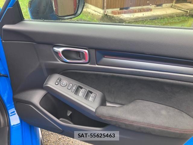 Honda CIVIC 2025-11 8848473-15