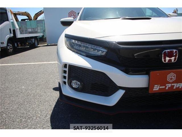 Honda CIVIC 2018-07 8848474-12