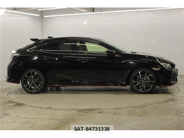Honda CIVIC 2019-08 8848477-3