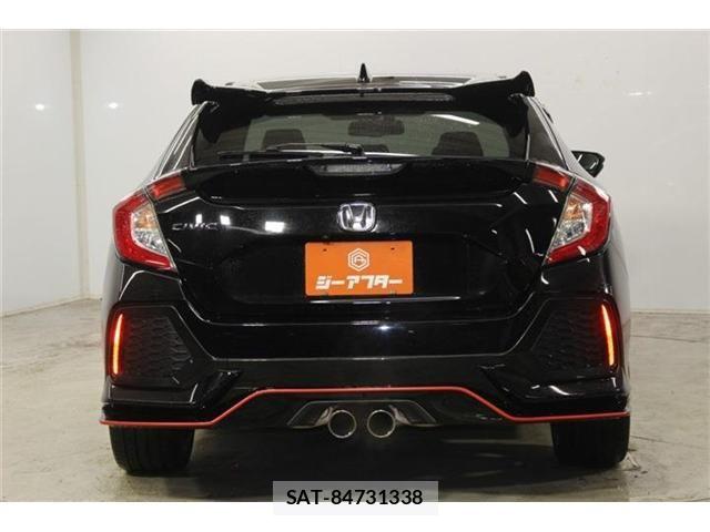 Honda CIVIC 2019-08 8848477-5