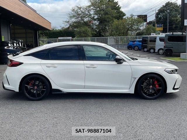 Honda CIVIC 2026-01 8870640-6