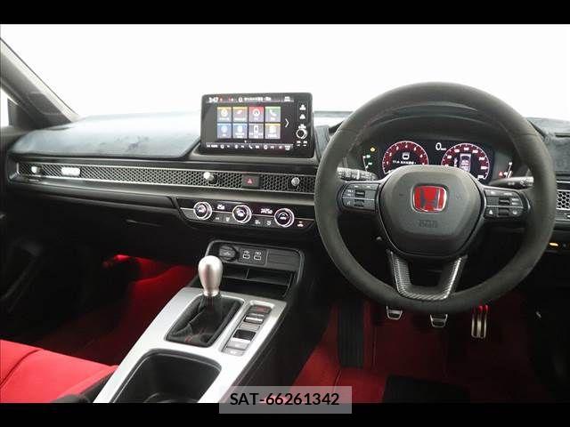 Honda CIVIC 2024-02 8870643-28