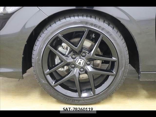 Honda CIVIC 2024-11 8870646-23