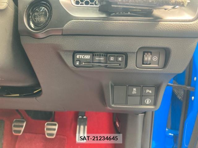 Honda CIVIC 2024-04 8879108-13