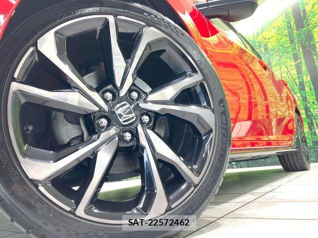 Honda CIVIC 2019-01 8883419-12