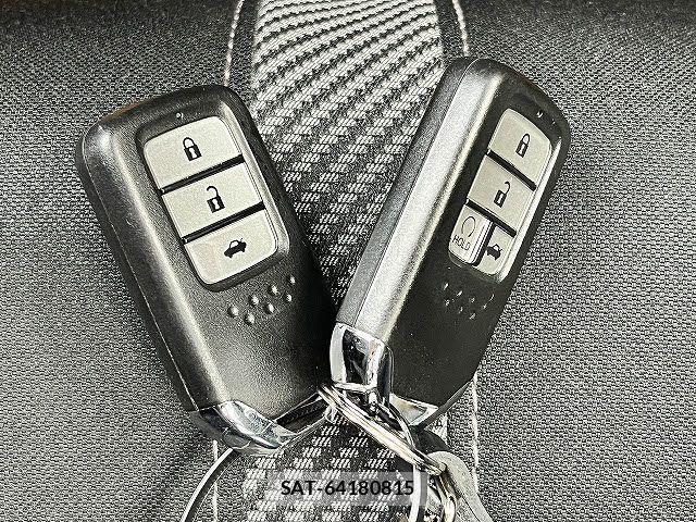 Honda CIVIC 2018-01 6690949-25