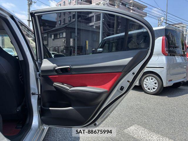 Honda CIVIC 2008-01 6992322-16