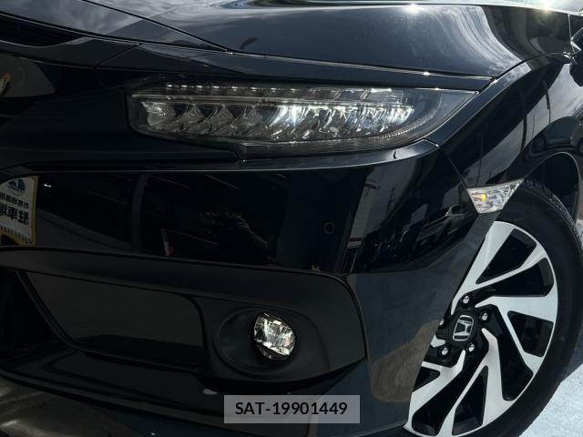 Honda CIVIC 2018-06 7057923-17