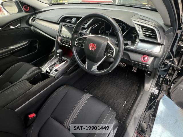 Honda CIVIC 2018-06 7057923-18