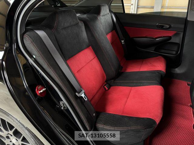 Honda CIVIC 2008-10 8411651-23