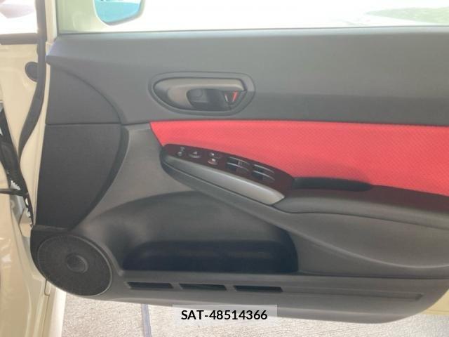 Honda CIVIC 2010-07 8828236-16