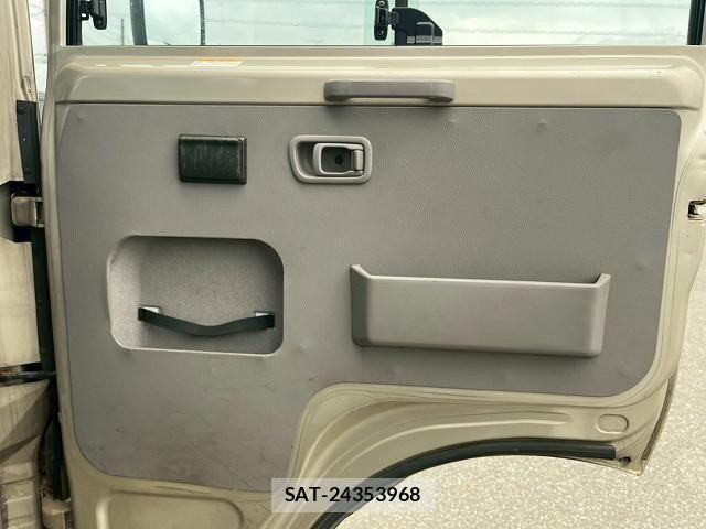 Nissan CIVILIAN BUS 2004-06 1050798-10