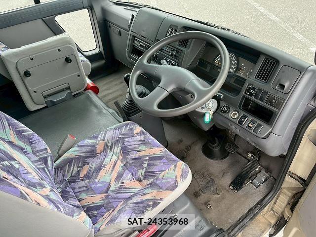 Nissan CIVILIAN BUS 2004-06 1050798-11