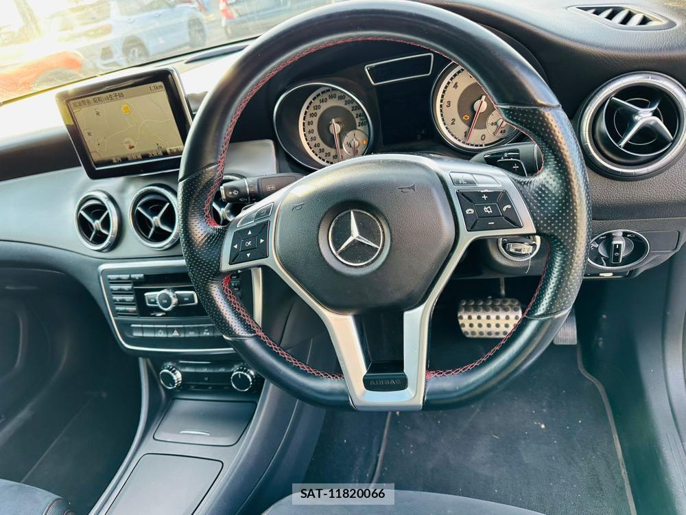 Mercedes Benz CLA-CLASS 2013-09 7228130-14