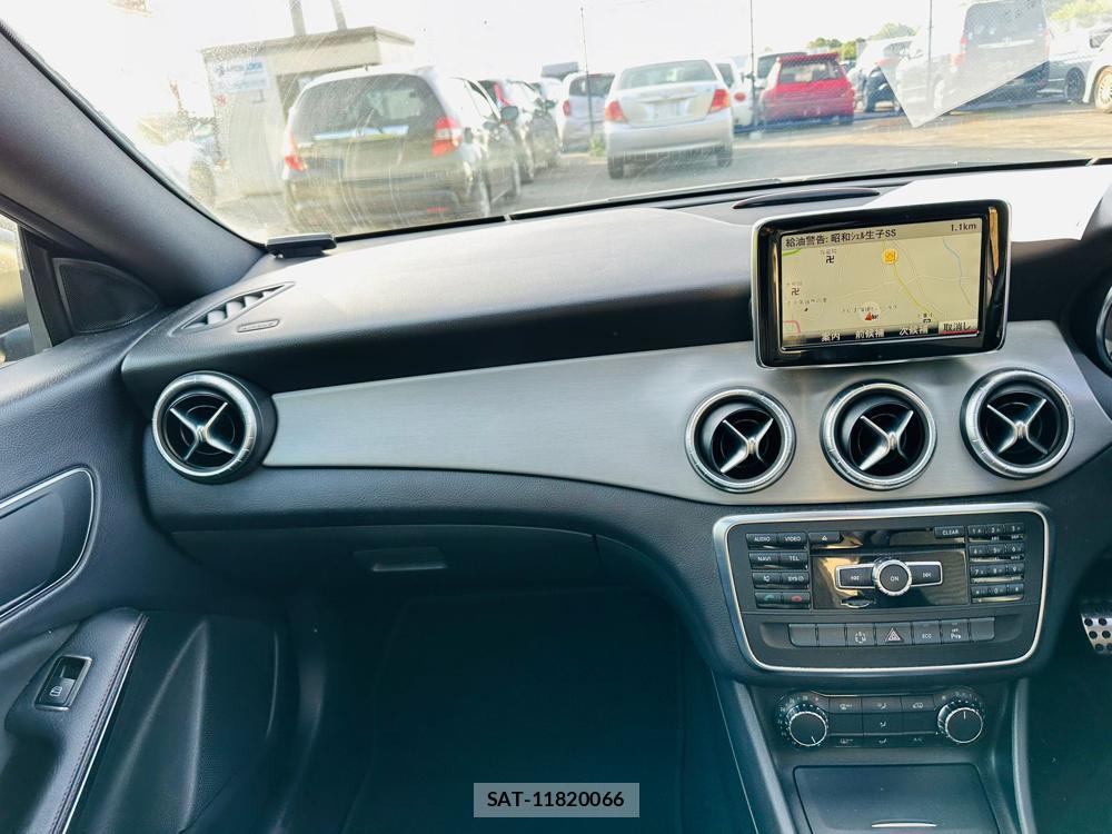 Mercedes Benz CLA-CLASS 2013-09 7228130-17