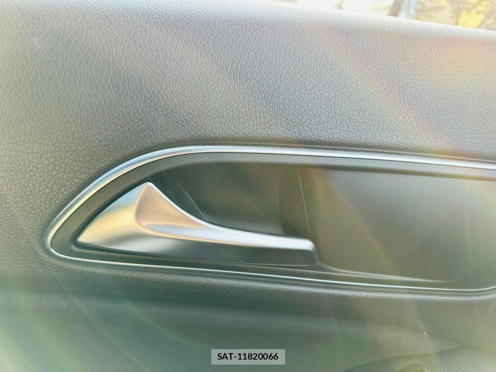 Mercedes Benz CLA-CLASS 2013-09 7228130-22