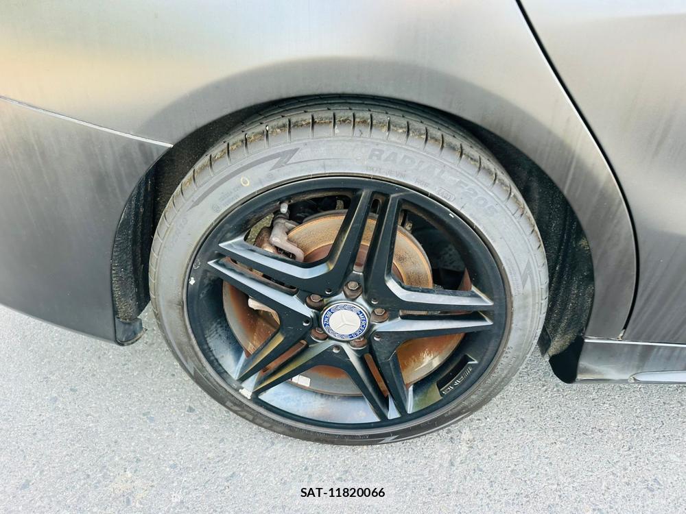 Mercedes Benz CLA-CLASS 2013-09 7228130-26