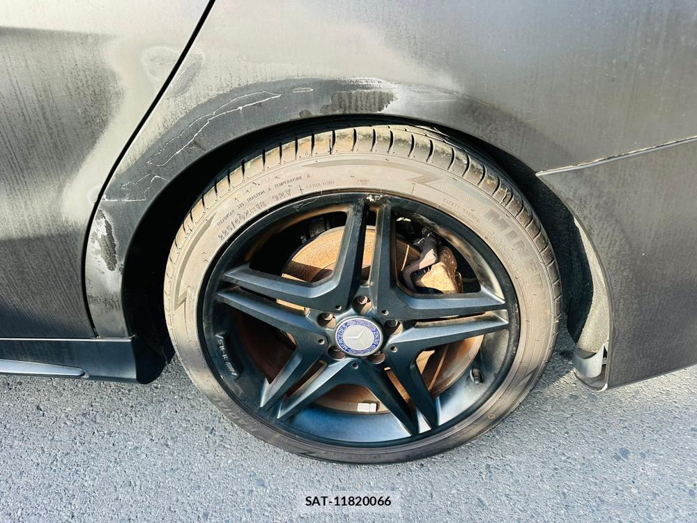 Mercedes Benz CLA-CLASS 2013-09 7228130-29