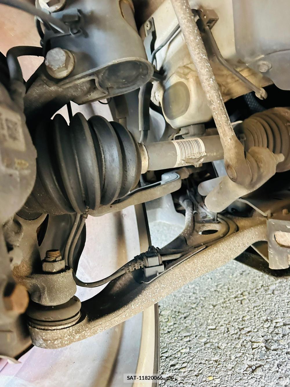 Mercedes Benz CLA-CLASS 2013-09 7228130-33