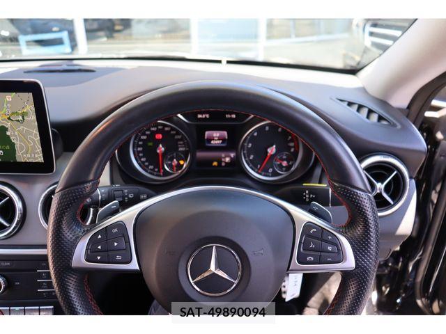 Mercedes Benz CLA-CLASS 2018-01 1417906-13