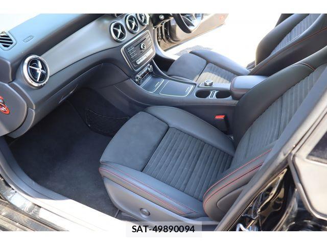 Mercedes Benz CLA-CLASS 2018-01 1417906-5