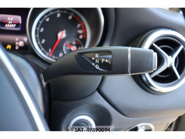 Mercedes Benz CLA-CLASS 2018-01 1417906-6