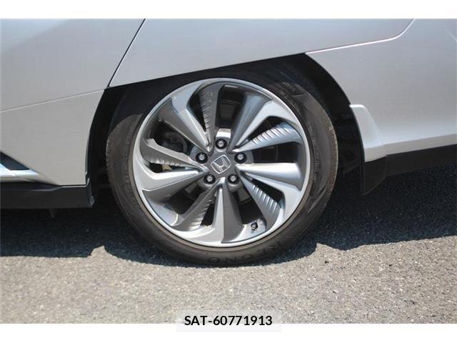 Honda CLARITY PHEV 2018-07 8129402-17