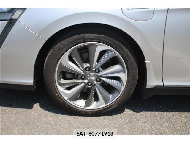 Honda CLARITY PHEV 2018-07 8129402-18
