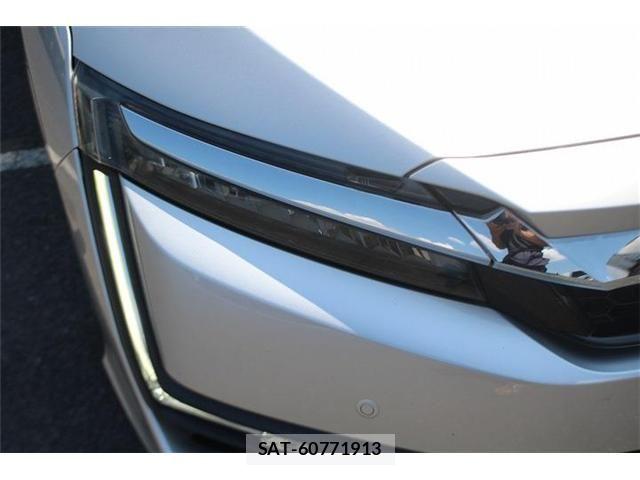 Honda CLARITY PHEV 2018-07 8129402-21