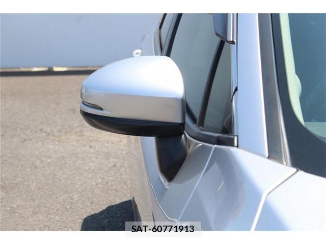 Honda CLARITY PHEV 2018-07 8129402-23