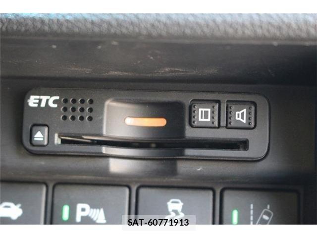 Honda CLARITY PHEV 2018-07 8129402-6