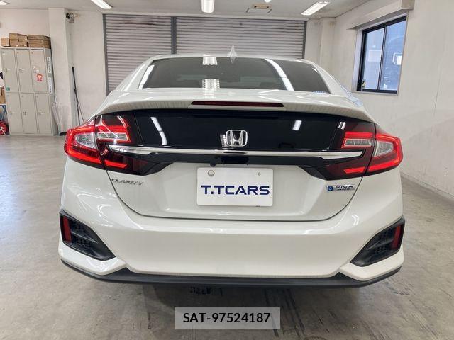 Honda CLARITY PHEV 2018-07 8524071-22