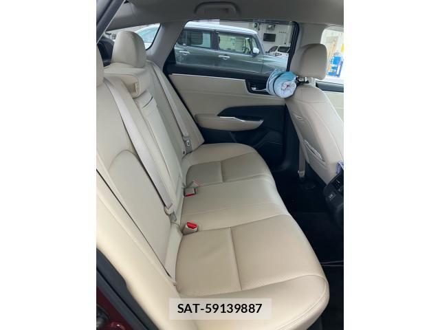 Honda CLARITY PHEV 2019-08 8658431-12