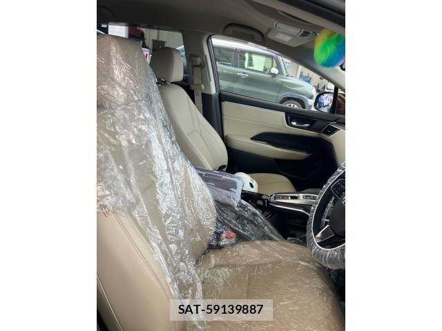 Honda CLARITY PHEV 2019-08 8658431-13