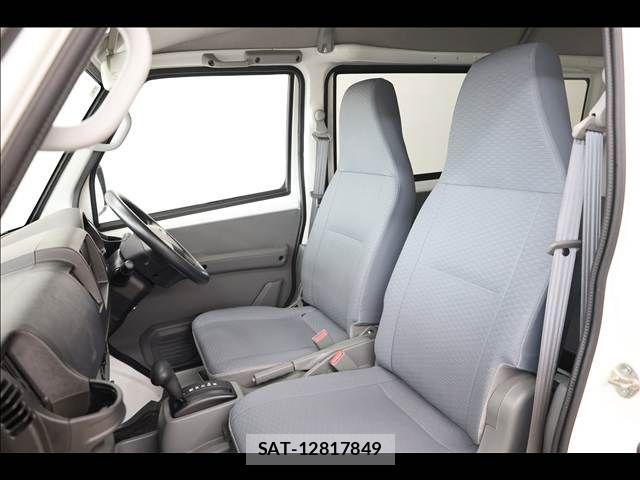 Nissan CLIPPER 2024-02 8411654-16