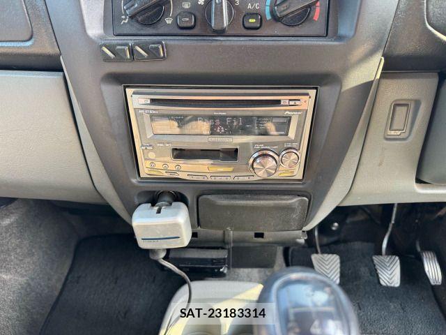 Nissan CLIPPER RIO 2008-10 7615556-19