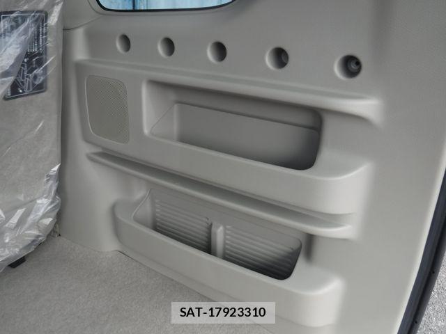 Nissan CLIPPER RIO 2026-03 8365161-21