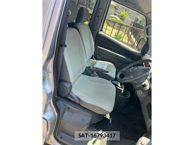 Nissan CLIPPER RIO 2009-10 8828241-8