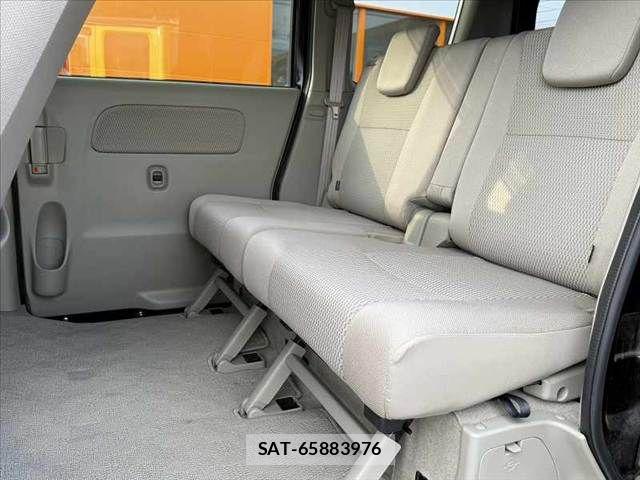 Nissan CLIPPER RIO 2015-10 8335243-18