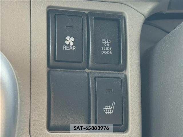 Nissan CLIPPER RIO 2015-10 8335243-4